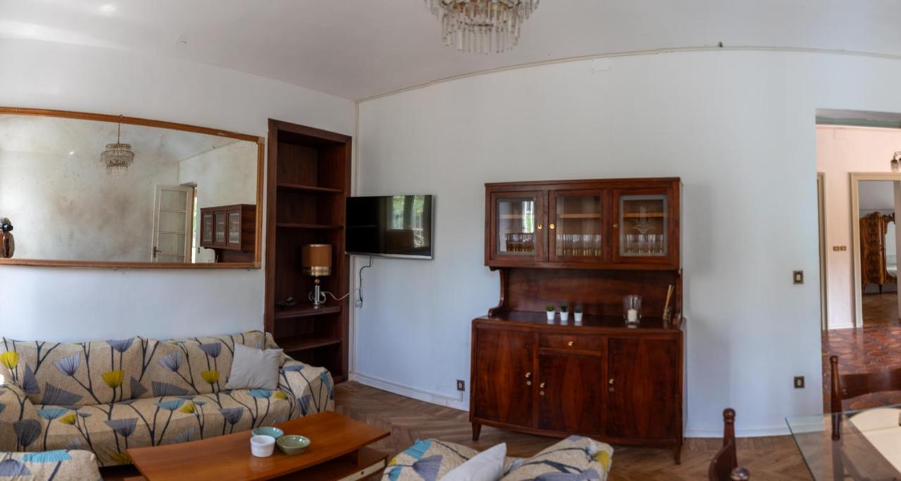 Maison Cecile Appartamento In Villa. Host Marianna Aglie Luaran gambar